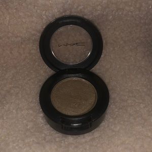 MAC COSMETICS- single eyeshadow in shade “summer neutral frost”
